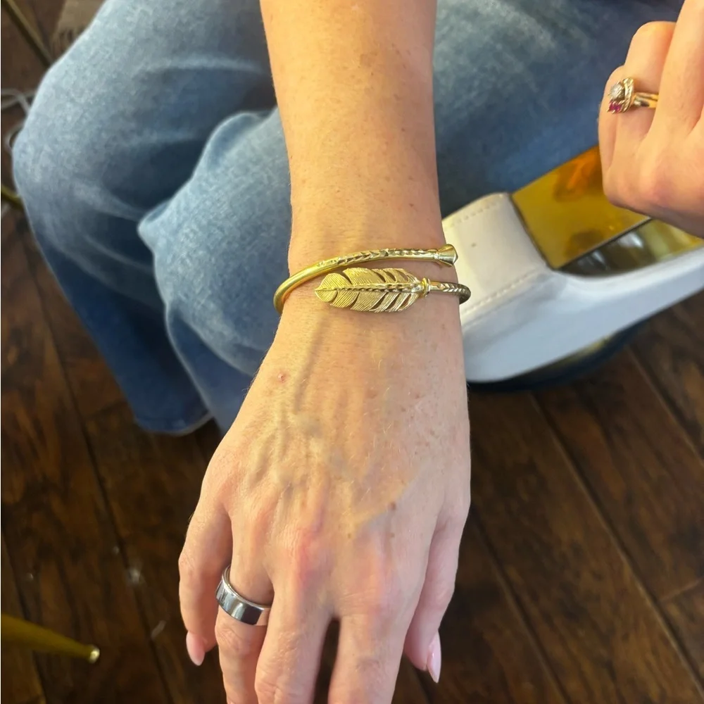 Gold Leaf Bracelet - Picture 4 of 7